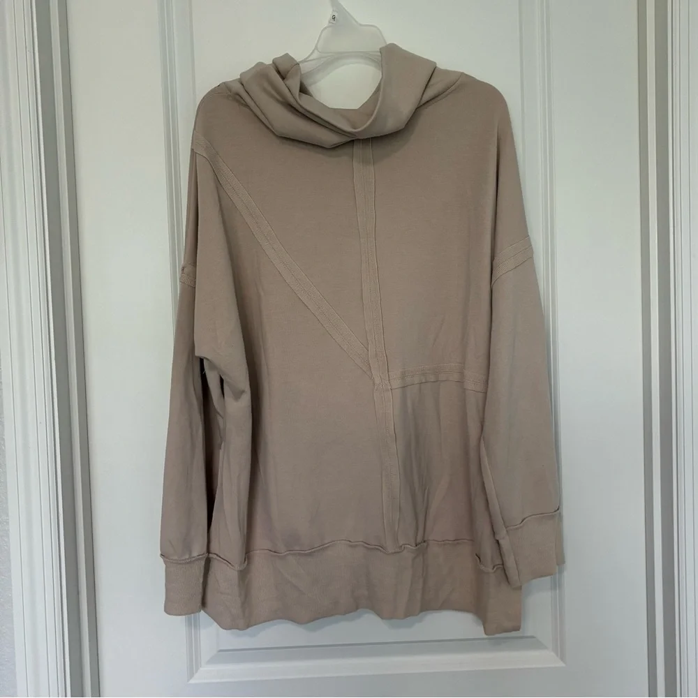 POL Cream Beige Oversize Sweater Sweatshirt Women’s Small Western